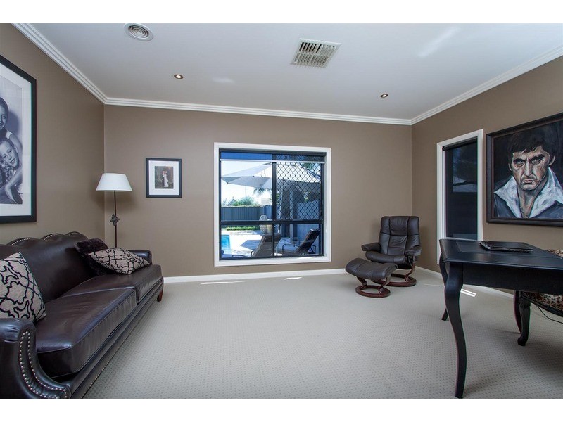 1 Cottonwood  Place, Wagga Wagga NSW 2650