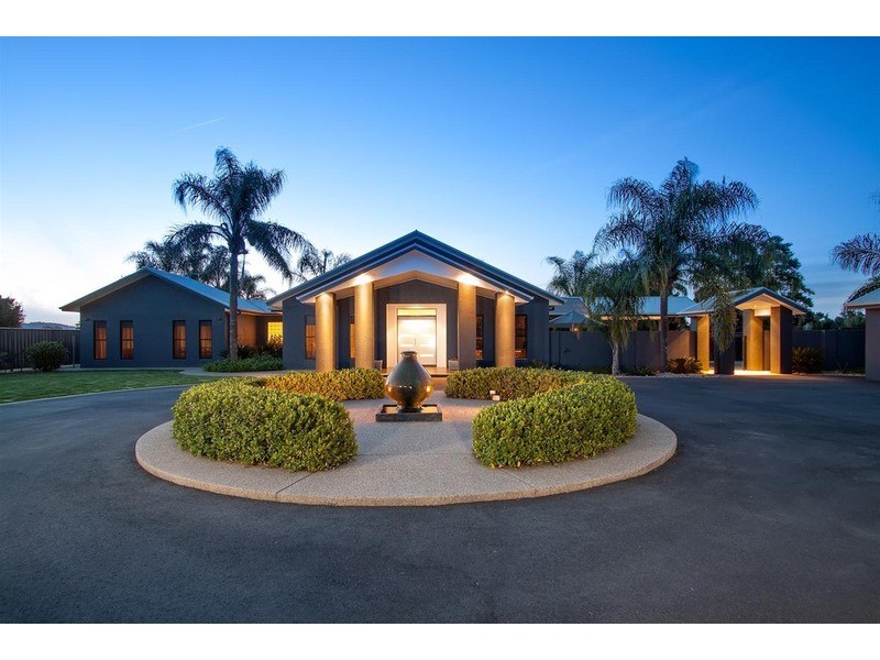 1 Cottonwood  Place, Wagga Wagga NSW 2650