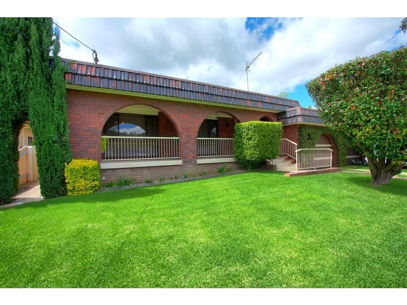 29 Kilpatrick Street, Kooringal NSW 2650