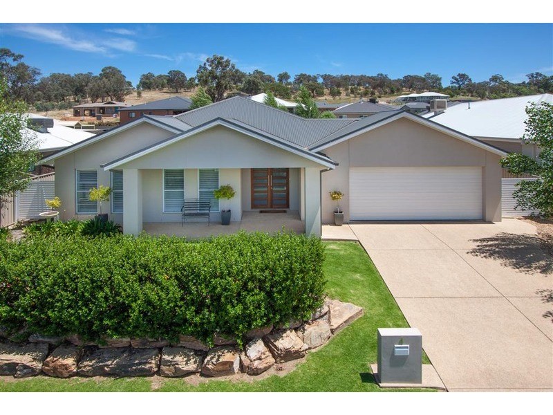 4 Clarence  Place, Tatton NSW 2650