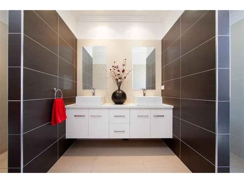 4 Clarence  Place, Tatton NSW 2650