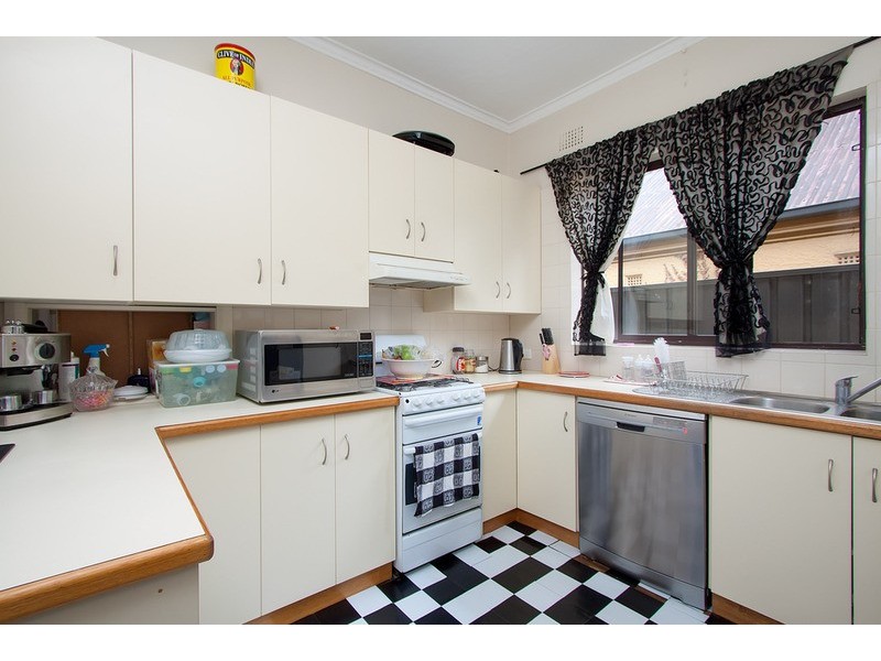 31 Macleay Street, Turvey Park NSW 2650