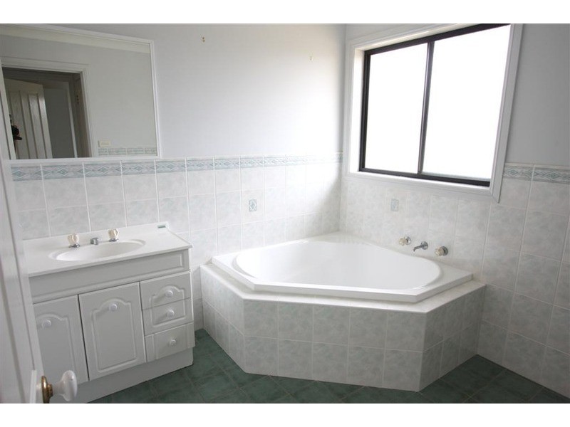 3 Havilah  Place, Bourkelands NSW 2650