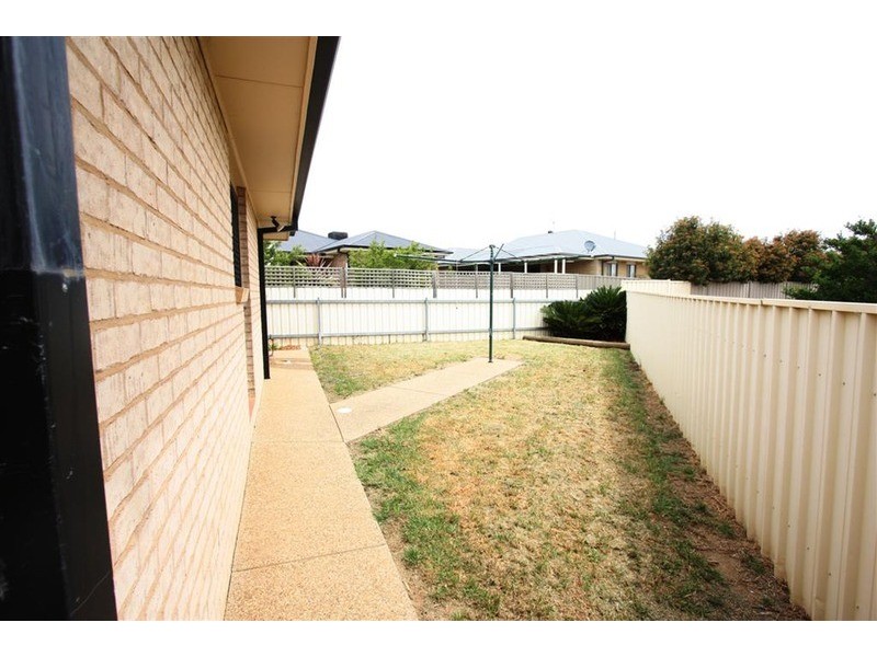3 Havilah  Place, Bourkelands NSW 2650