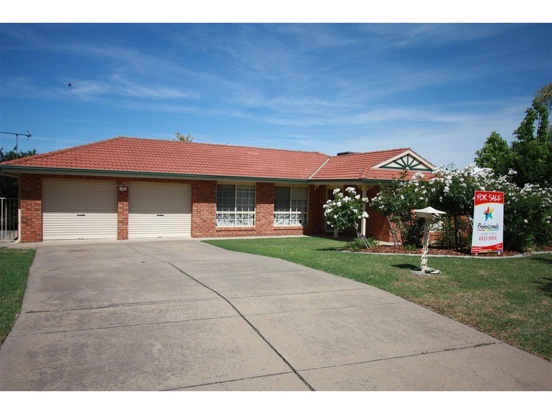 15 Kimberley Drive, Tatton NSW 2650