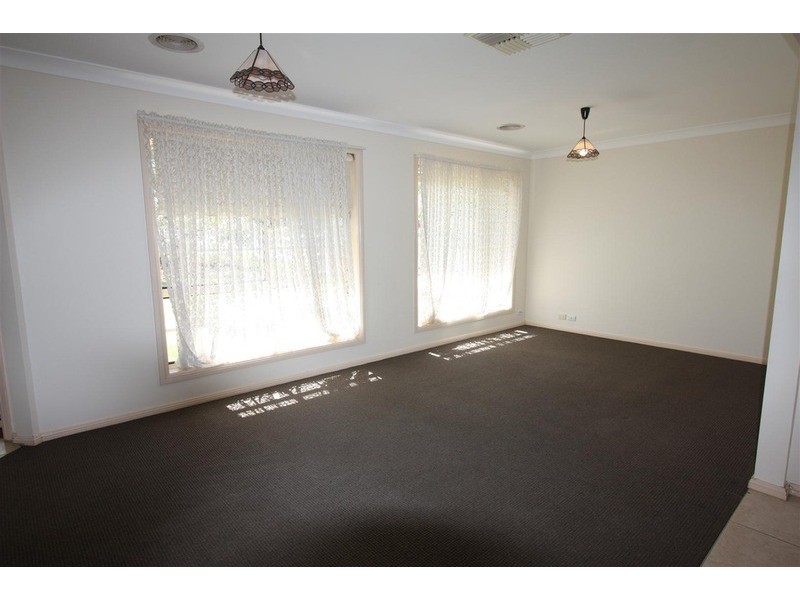 15 Kimberley Drive, Tatton NSW 2650