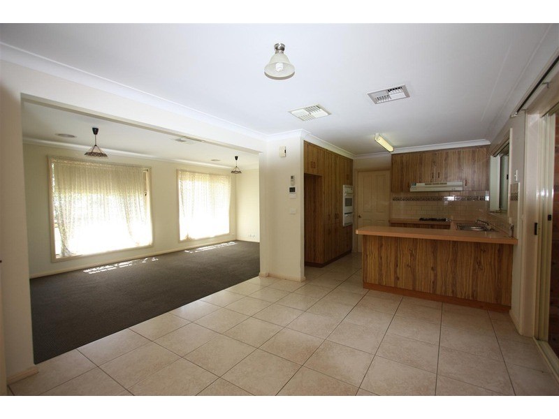15 Kimberley Drive, Tatton NSW 2650