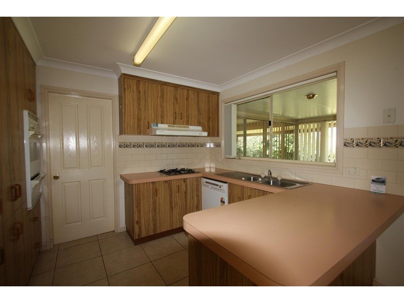 15 Kimberley Drive, Tatton NSW 2650