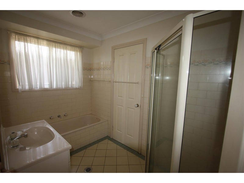 15 Kimberley Drive, Tatton NSW 2650