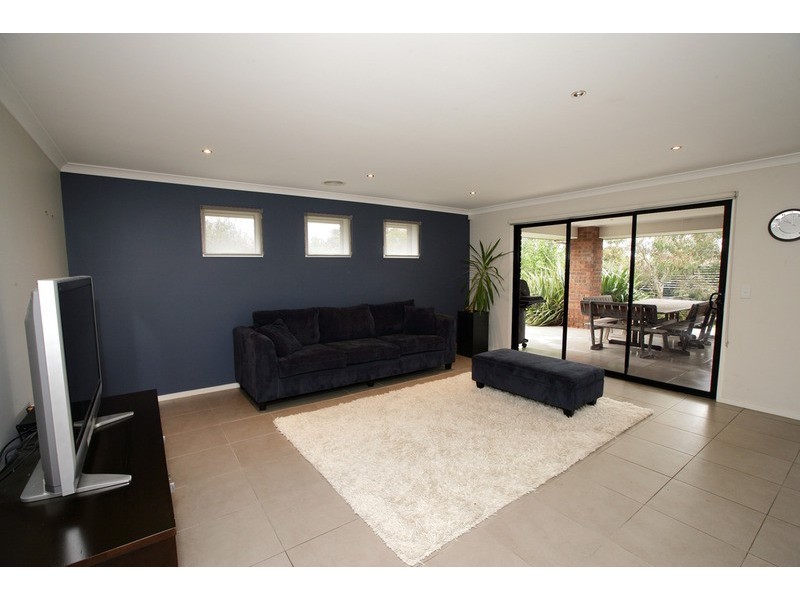10 Budawang Place, Tatton NSW 2650