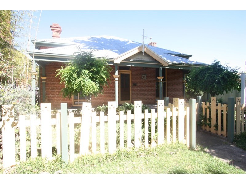 86 Best Street, Wagga Wagga NSW 2650