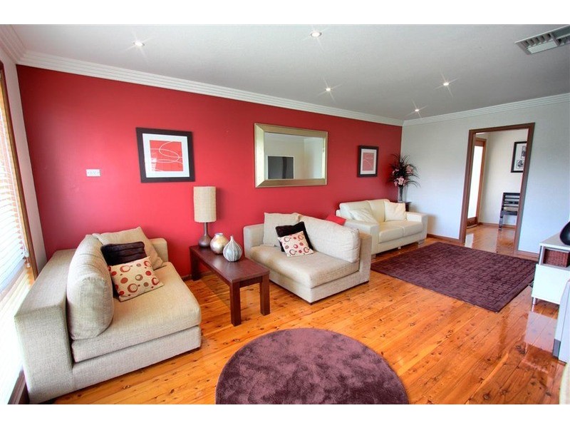 62 Nixon Crescent, Tolland NSW 2650