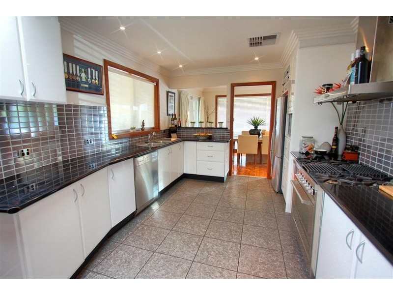 62 Nixon Crescent, Tolland NSW 2650