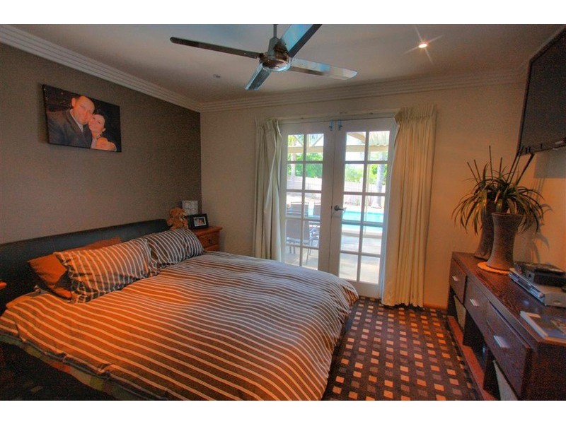 62 Nixon Crescent, Tolland NSW 2650