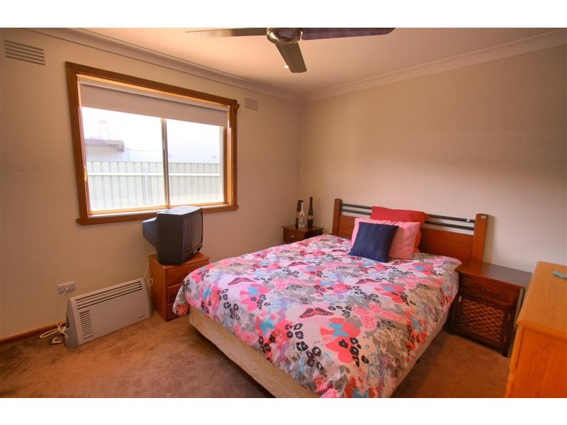 62 Nixon Crescent, Tolland NSW 2650