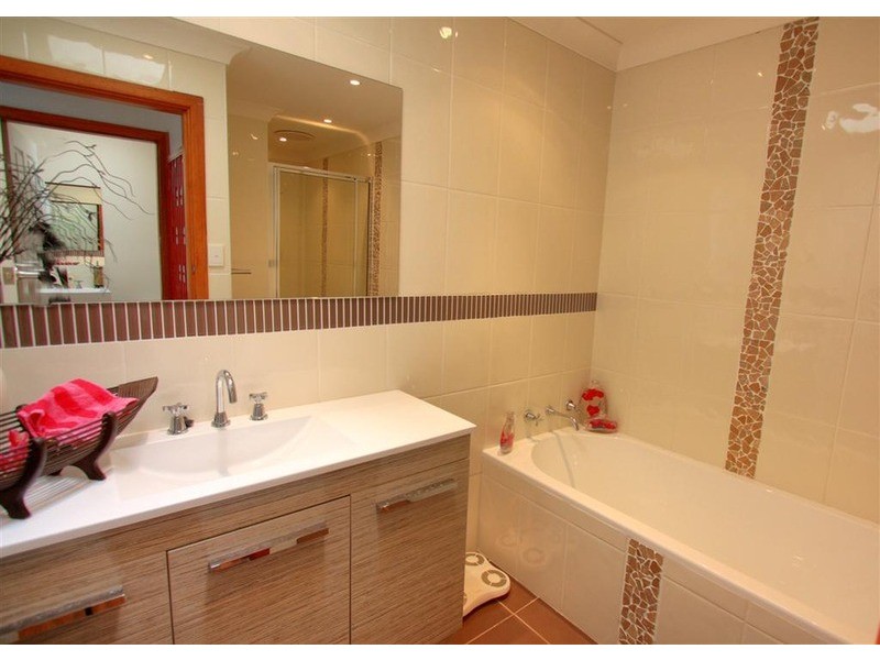 62 Nixon Crescent, Tolland NSW 2650