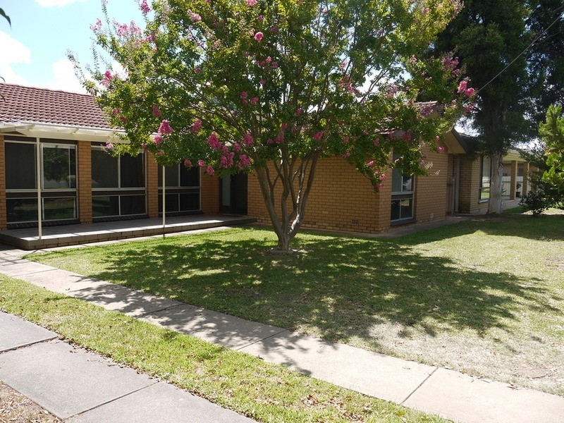 16 Main Street, Lake Albert NSW 2650