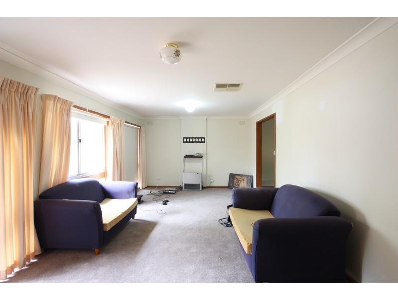 16 Main Street, Lake Albert NSW 2650