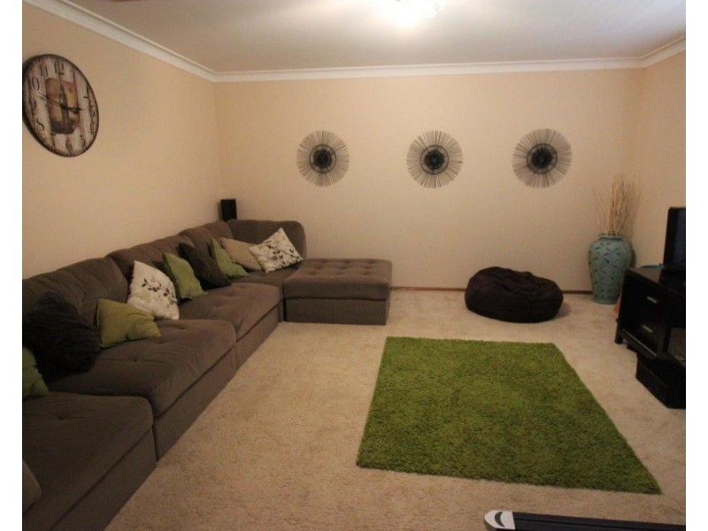 5 Nunkeri Street, Glenfield Park NSW 2650