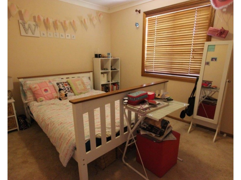 5 Nunkeri Street, Glenfield Park NSW 2650