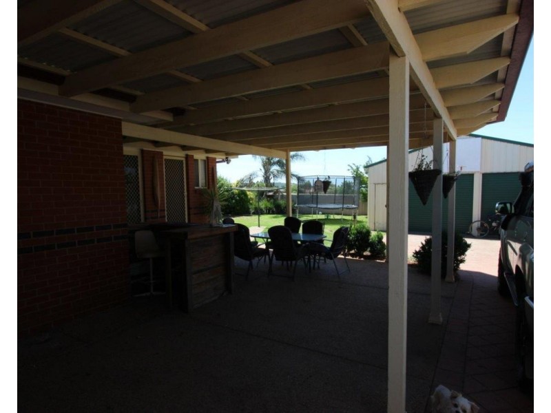 5 Nunkeri Street, Glenfield Park NSW 2650