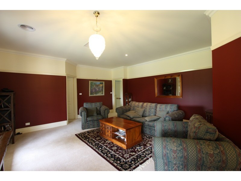 4 Hickory Place, Springvale NSW 2650