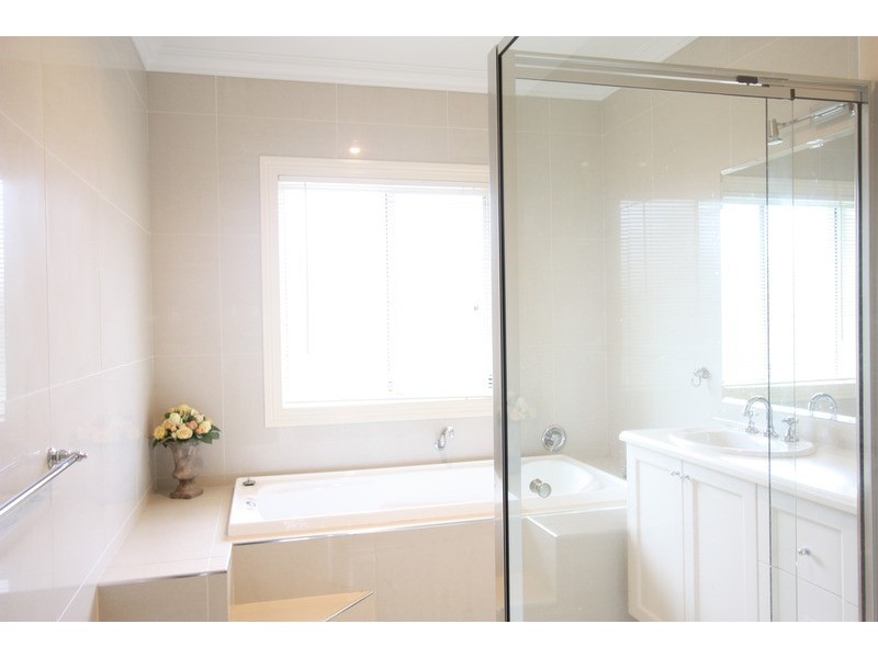 4 Hickory Place, Springvale NSW 2650