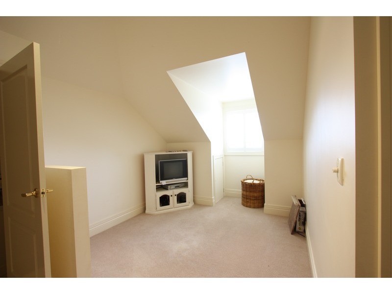 4 Hickory Place, Springvale NSW 2650