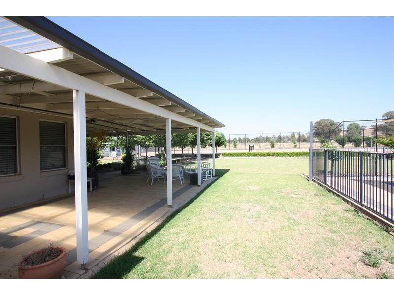 4 Hickory Place, Springvale NSW 2650