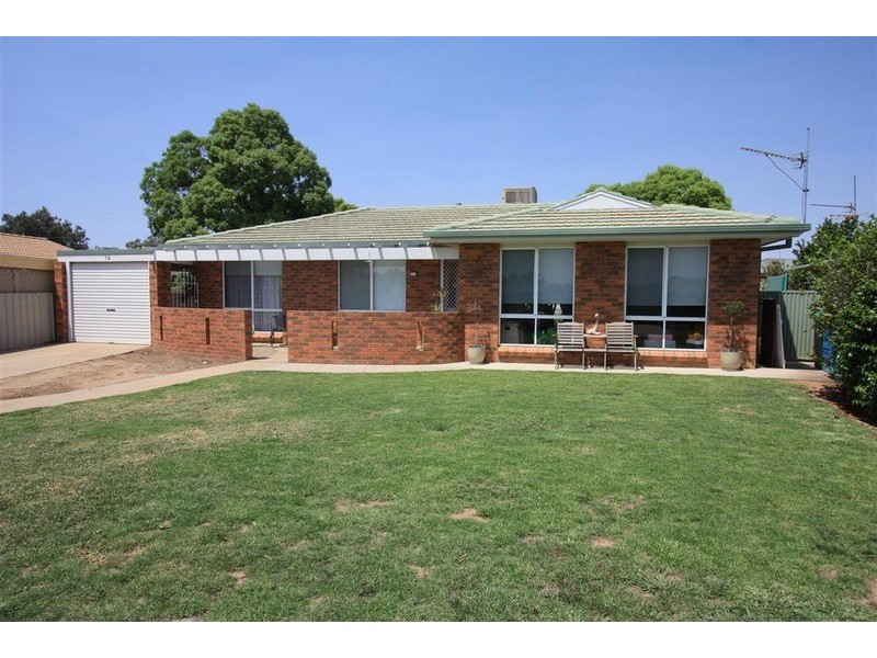 14 Yungana Place, Glenfield Park NSW 2650