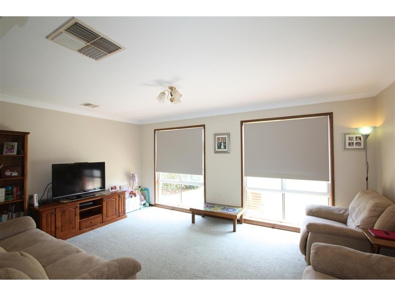 14 Yungana Place, Glenfield Park NSW 2650