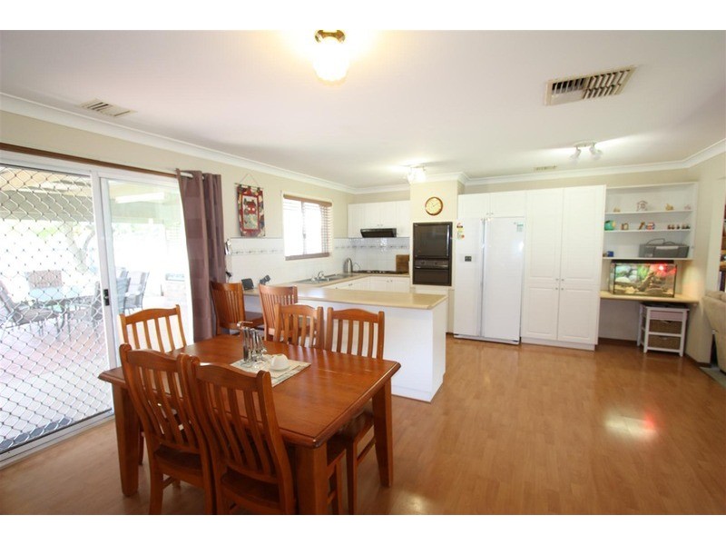 14 Yungana Place, Glenfield Park NSW 2650