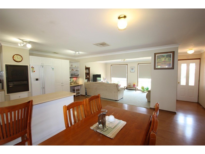 14 Yungana Place, Glenfield Park NSW 2650