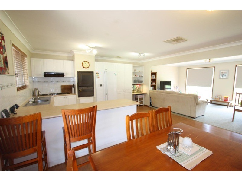 14 Yungana Place, Glenfield Park NSW 2650