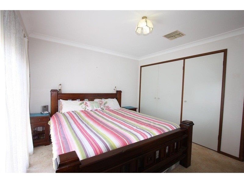 14 Yungana Place, Glenfield Park NSW 2650