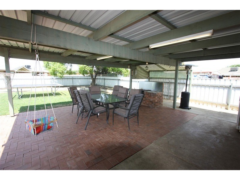 14 Yungana Place, Glenfield Park NSW 2650