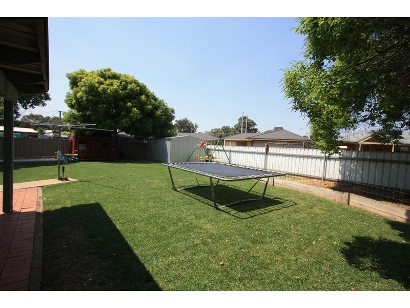 14 Yungana Place, Glenfield Park NSW 2650