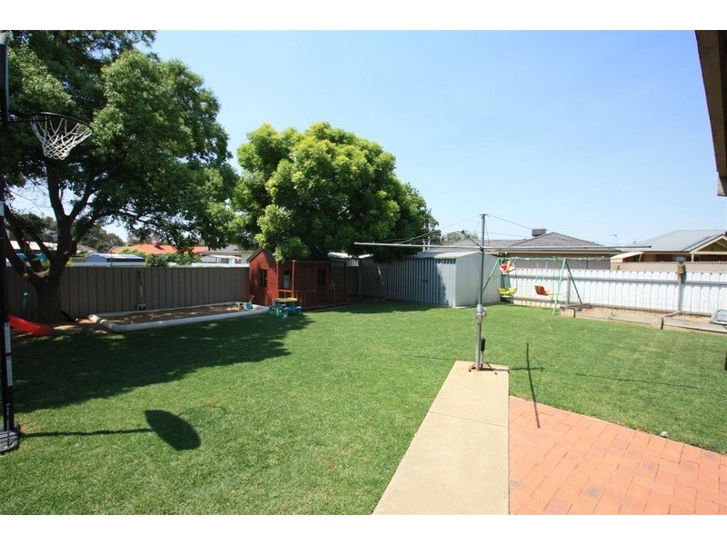 14 Yungana Place, Glenfield Park NSW 2650