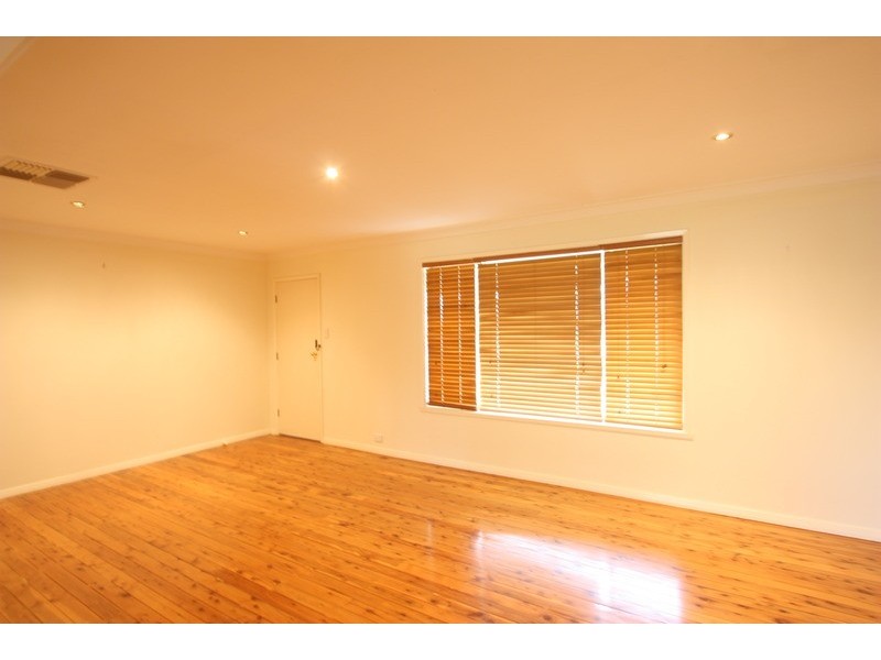 42 Walteela  Avenue, Mount Austin NSW 2650