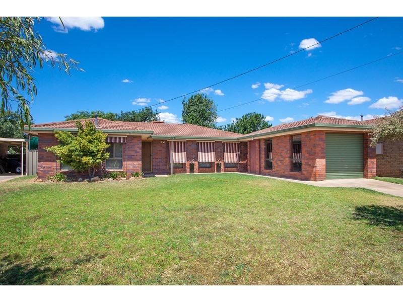 23 Forrest Street, Lake Albert NSW 2650