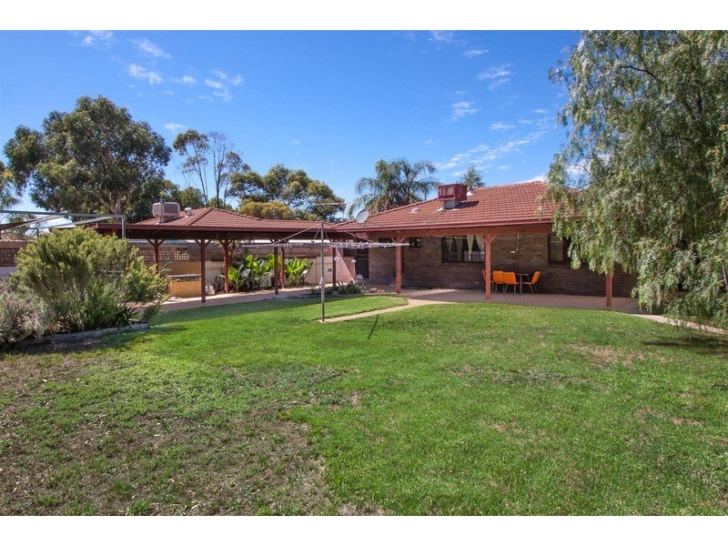 9 Matheson Place, Estella NSW 2650