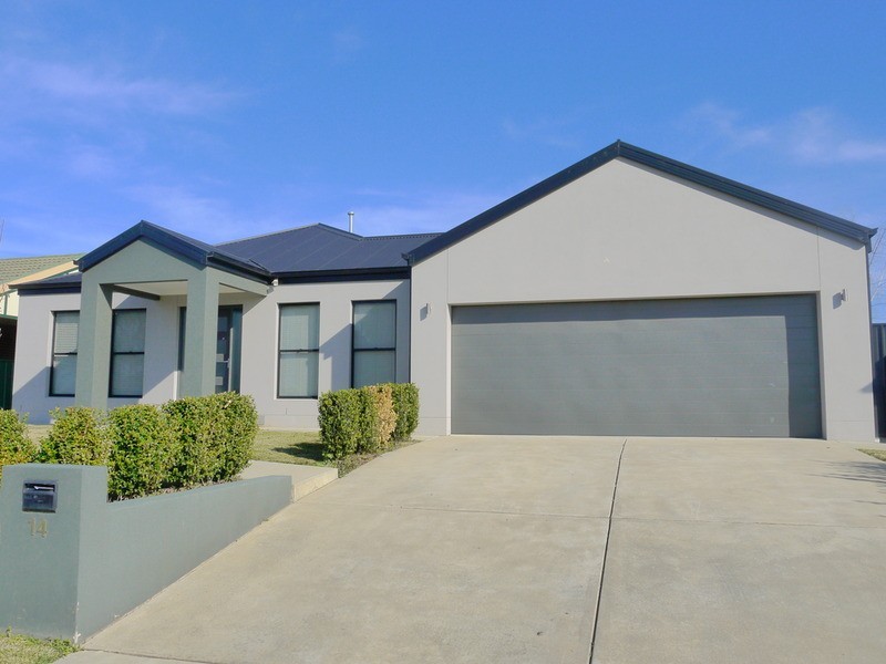 14 Kimberley  Drive, Tatton NSW 2650