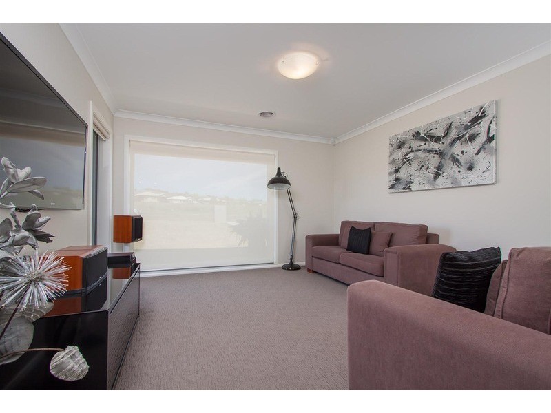 71 Yarrawah Crescent, Bourkelands NSW 2650