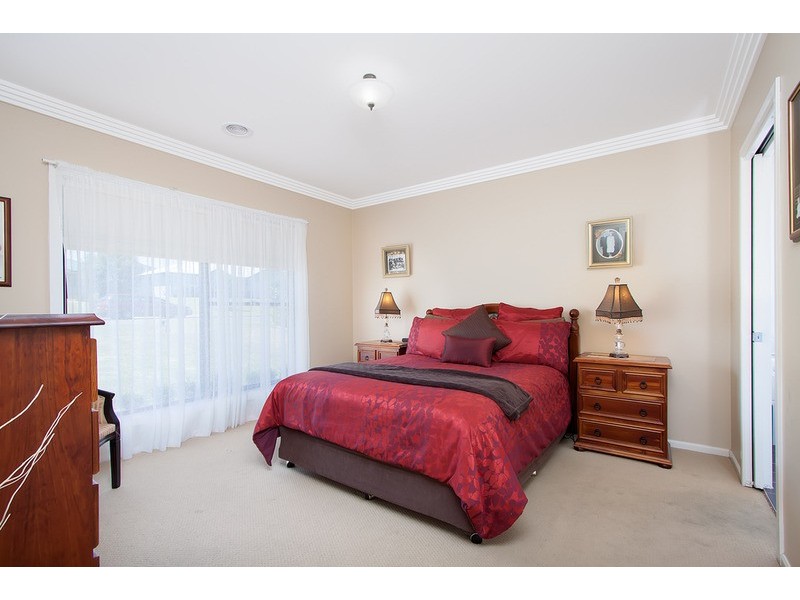 9 Yarrawah  Crescent, Bourkelands NSW 2650