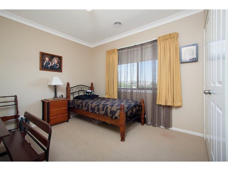 9 Yarrawah  Crescent, Bourkelands NSW 2650