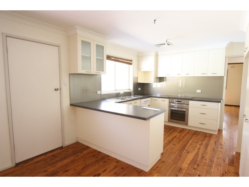 15 Ries Crescent, Tolland NSW 2650