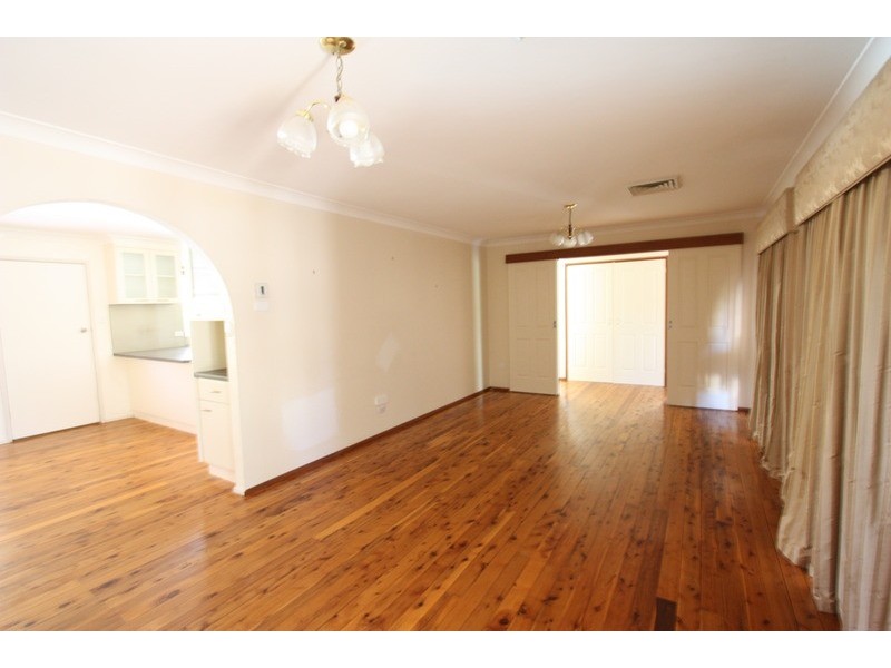 15 Ries Crescent, Tolland NSW 2650