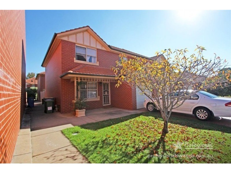 9/11 Crampton Street, Wagga Wagga NSW 2650