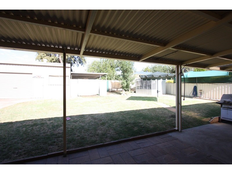 6 Swan Street, Ashmont NSW 2650