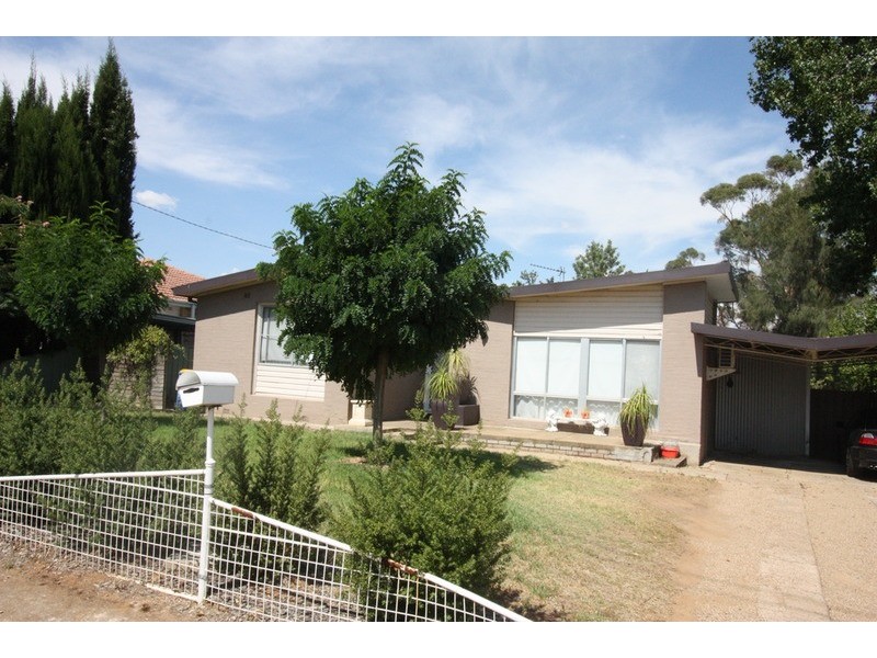 353 Lake Albert Road, Kooringal NSW 2650